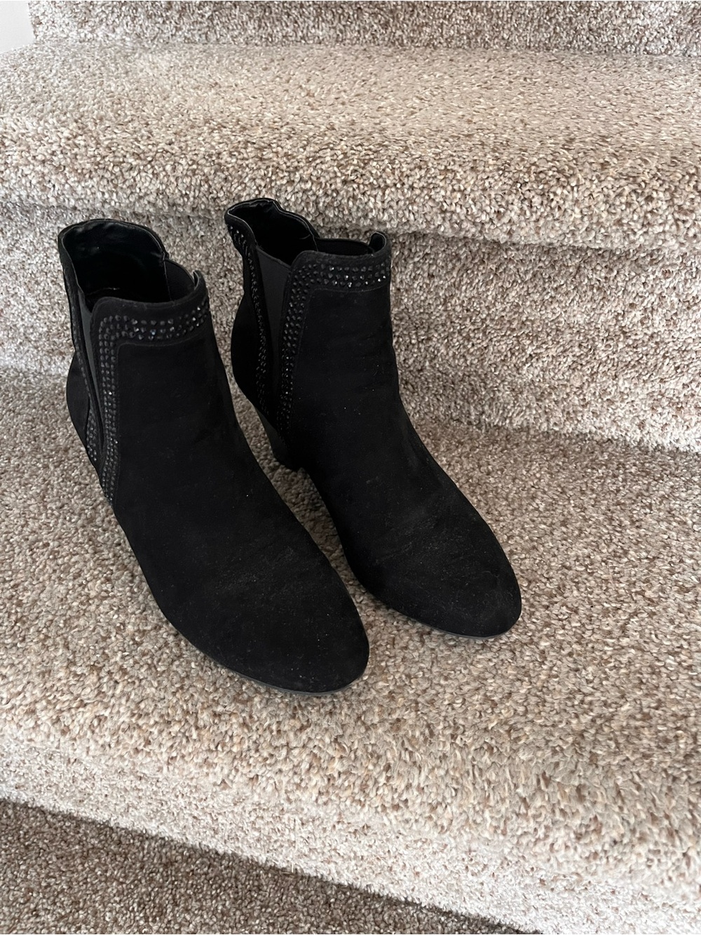 ALBERTO Women’s Black slip on Suede Ankle Boots 
Size 38
Excellent condition
